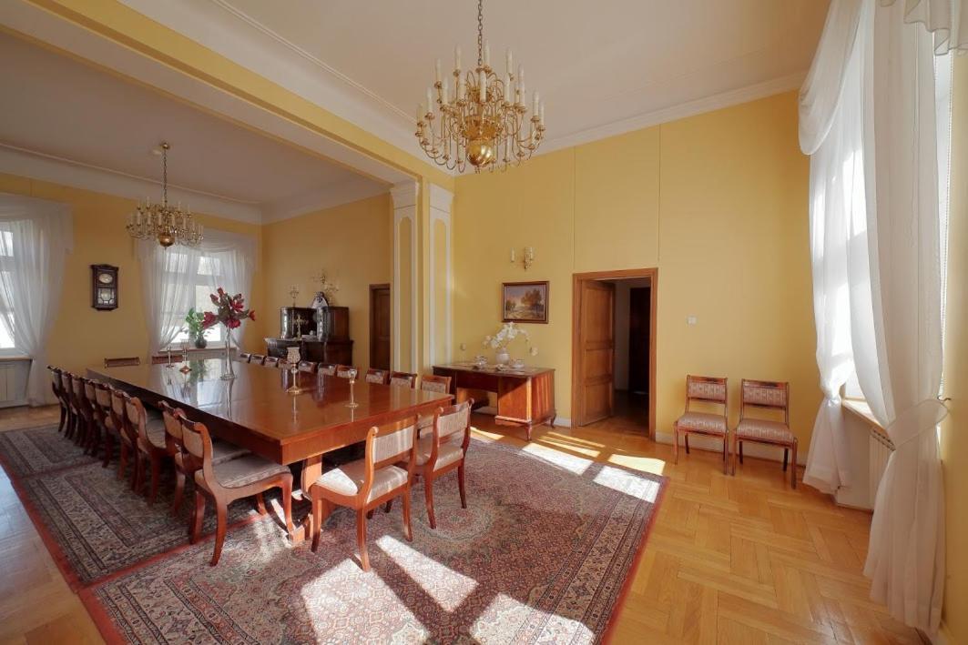 Palac Pod Kampinosem - Blisko Warszawy Leszno  Exterior photo