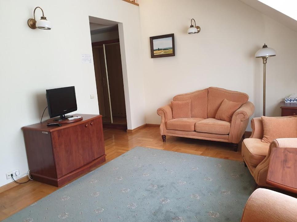 Palac Pod Kampinosem - Blisko Warszawy Leszno  Exterior photo